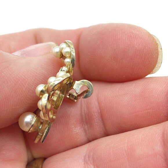 Vintage Gold-Tone Shamrock Brooch With Faux Pearls & Rhinestone Flowers - Picture 6 of 9